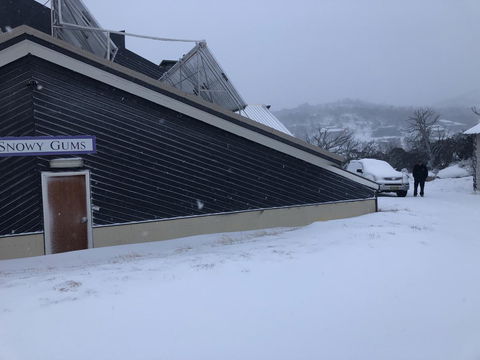 Snowy Gums Chalet - Accommodation Port Hedland 1