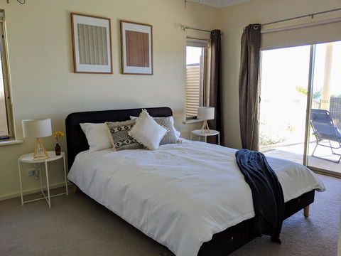 Ochre Point Beach House On Moana Seafront - Accommodation Port Hedland 11