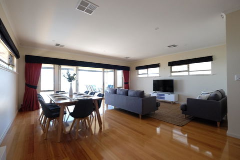 Ochre Point Beach House On Moana Seafront - Accommodation Port Hedland 5