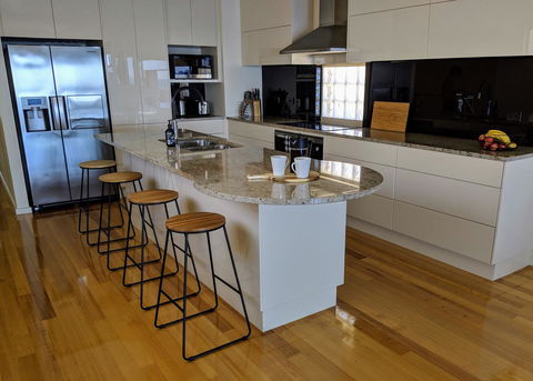 Ochre Point Beach House On Moana Seafront - Accommodation Port Hedland 2