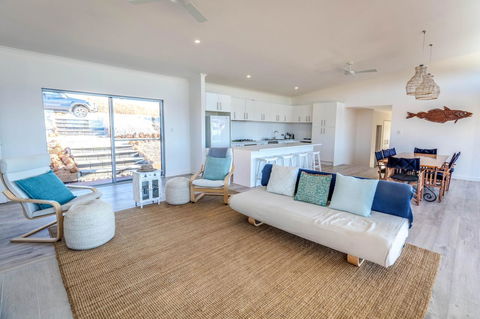 Middle River Beach House, Western House - Accommodation Port Hedland 6