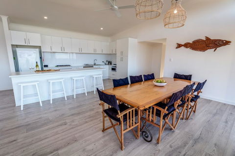 Middle River Beach House, Western House - Accommodation Port Hedland 4