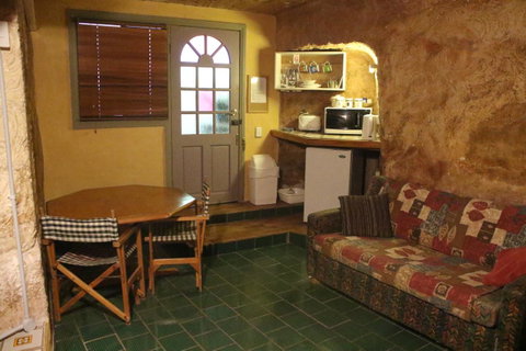 The Underground Motel - Accommodation Port Hedland 1