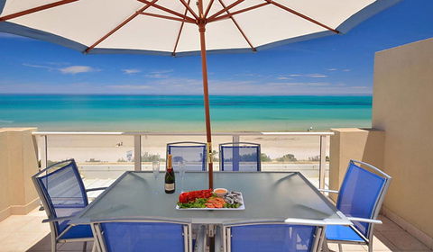 Adelaide Luxury Beach House - Accommodation Port Hedland 0