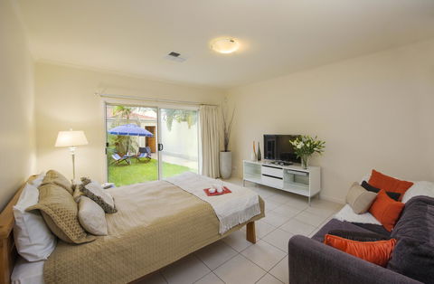 Adelaide Luxury Beach House - Accommodation Port Hedland 33