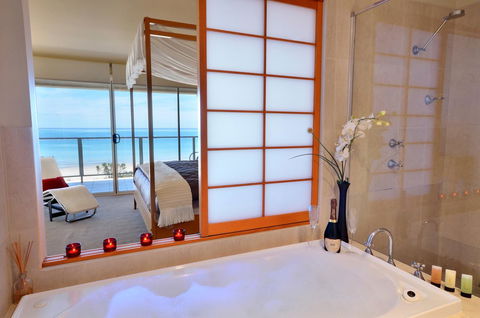 Adelaide Luxury Beach House - Accommodation Port Hedland 10