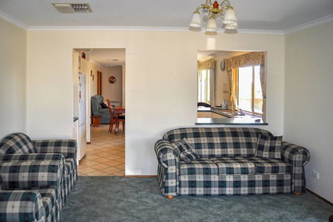 Baywatch - Accommodation Port Hedland 5