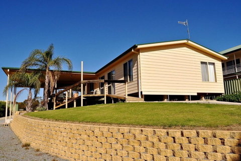 Baywatch - Accommodation Port Hedland 14