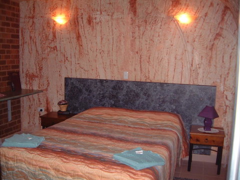 Radeka Downunder Underground Motel - Accommodation Port Hedland 1