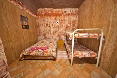 Radeka Downunder Underground Motel - Accommodation Port Hedland 2