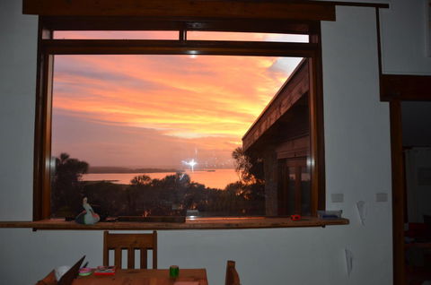 Of Stone & Wood Guesthouse - Accommodation Port Hedland 23