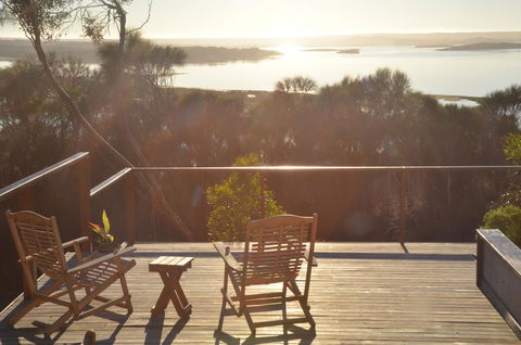 Of Stone & Wood Guesthouse - Accommodation Port Hedland 21