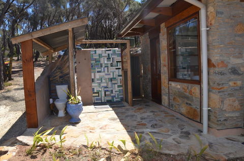 Of Stone & Wood Guesthouse - Accommodation Port Hedland 16