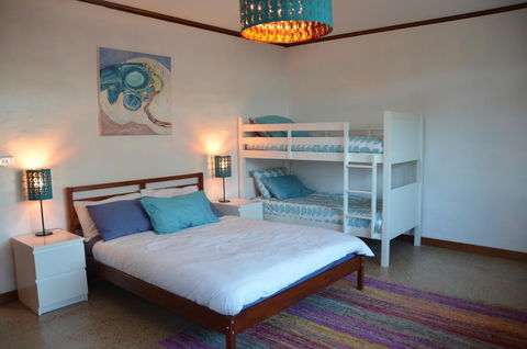 Of Stone & Wood Guesthouse - Accommodation Port Hedland 13