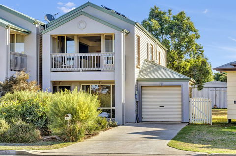 The Lighthouse - Port Willunga - C21 SouthCoast Holidays - Accommodation Port Hedland 0