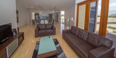 South Shores Yellowfin Villa 96 - South Shores Normanville - Accommodation Port Hedland 1