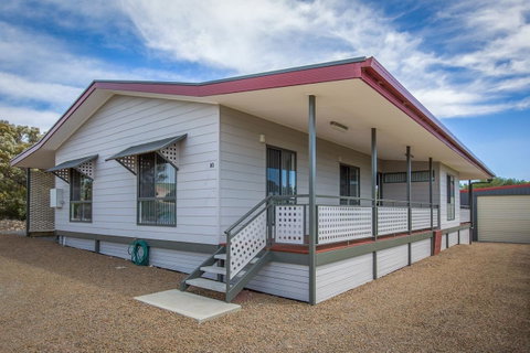 Desert Pea - Accommodation Port Hedland 0