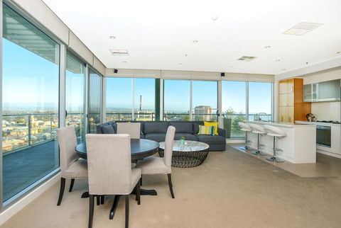 Glenelg Skyline Penthouse - Accommodation Port Hedland 7