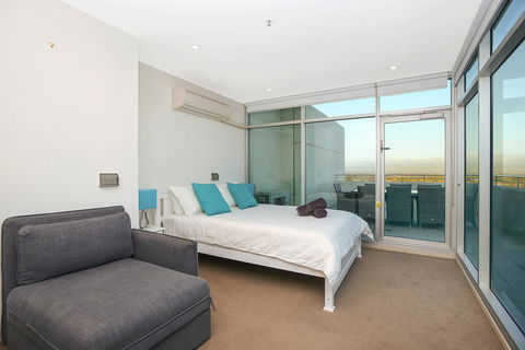 Glenelg Skyline Penthouse - Accommodation Port Hedland 36