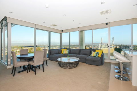 Glenelg Skyline Penthouse - Accommodation Port Hedland 8