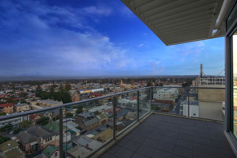 Glenelg Skyline Penthouse - Accommodation Port Hedland 28