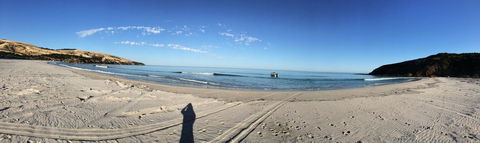 Middle River Beach House - East & West House - Accommodation Port Hedland 18
