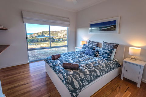 Middle River Beach House - East & West House - Accommodation Port Hedland 13