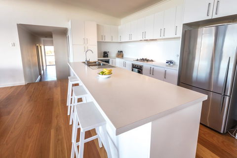 Middle River Beach House - East & West House - Accommodation Port Hedland 10