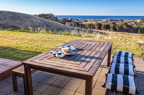 Middle River Beach House - East & West House - Accommodation Port Hedland 1