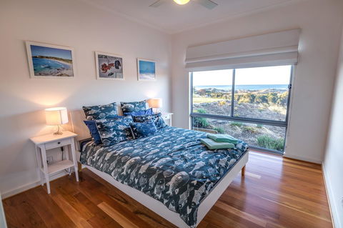 Middle River Beach House - East & West House - Accommodation Port Hedland 12