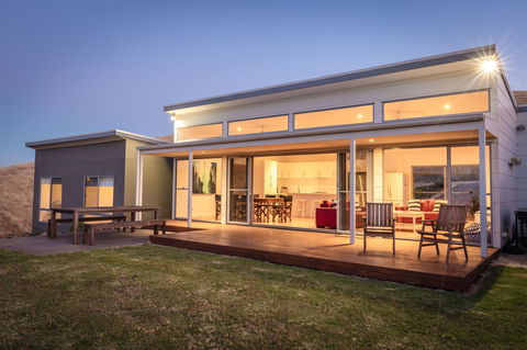 Middle River Beach House - East & West House - Accommodation Port Hedland 0