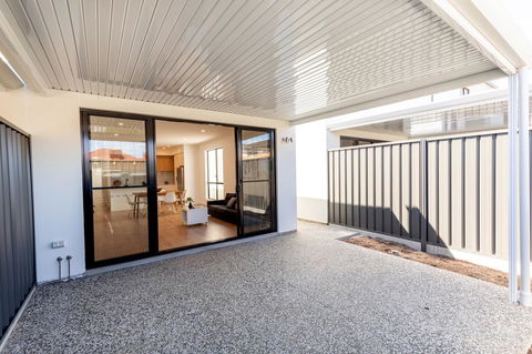 Brand New Affordable Luxury 3 Bedroom 3 Bathrooms House Close To Adelaide City, Chinatown, Beach, Adelaide Airport - Accommodation Port Hedland 3