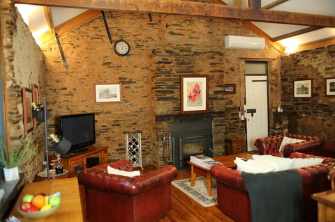 William Hunt's Retreat - Cypress Studio - Accommodation Port Hedland 14