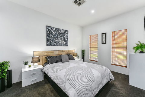 KENNEDY EXECUTIVE TOWNHOUSE - Accommodation Port Hedland 4