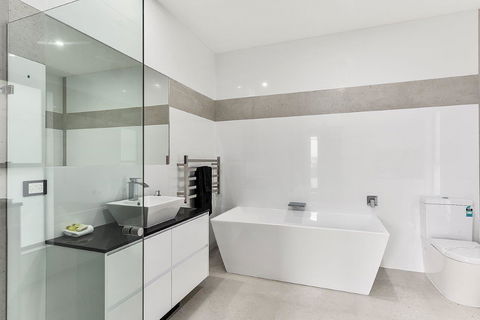 KENNEDY EXECUTIVE TOWNHOUSE - Accommodation Port Hedland 1
