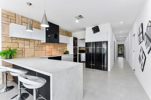 KENNEDY EXECUTIVE TOWNHOUSE - Accommodation Port Hedland 6