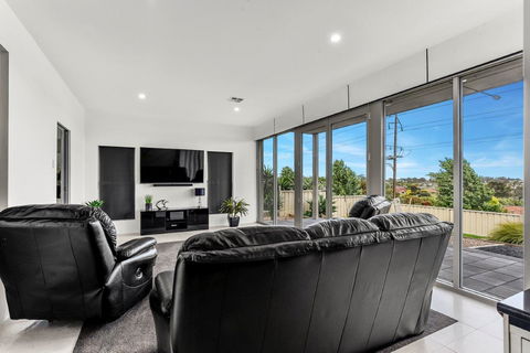 KENNEDY EXECUTIVE TOWNHOUSE - Accommodation Port Hedland 14