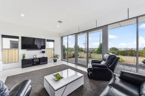 KENNEDY EXECUTIVE TOWNHOUSE - Accommodation Port Hedland 18