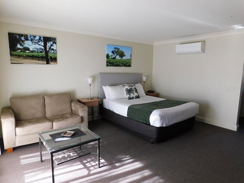 Alexander Cameron Suites - Accommodation Port Hedland 9