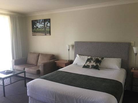 Alexander Cameron Suites - Accommodation Port Hedland 15