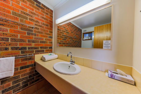 Country Roads Motor Inn Naracoorte - Accommodation Port Hedland 33