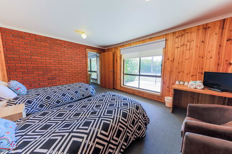 Country Roads Motor Inn Naracoorte - Accommodation Port Hedland 15