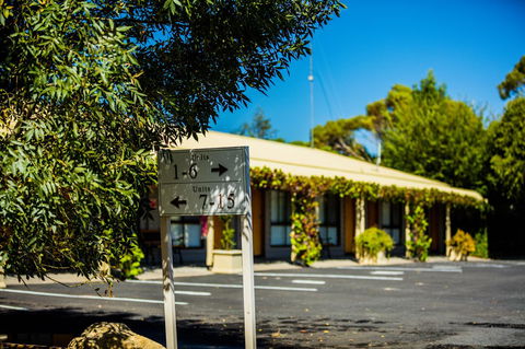 Country Roads Motor Inn Naracoorte - Accommodation Port Hedland 20