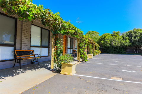 Country Roads Motor Inn Naracoorte - Accommodation Port Hedland 26