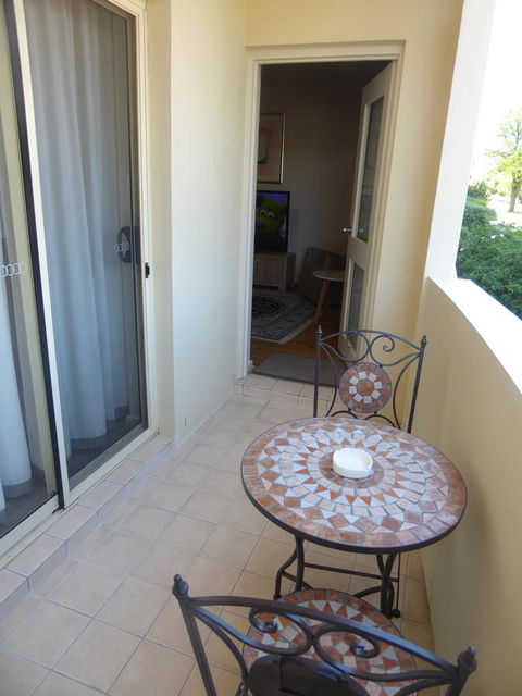 ADELAIDE CENTRAL APARTMENT - 3BR, 2BATH & CARPARK - Accommodation Port Hedland 20