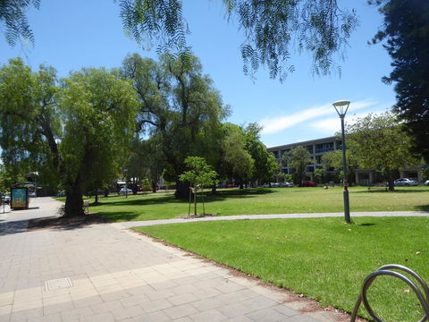 ADELAIDE CENTRAL APARTMENT - 3BR, 2BATH & CARPARK - Accommodation Port Hedland 32