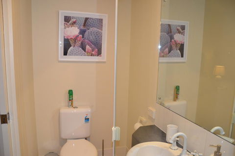 ADELAIDE CENTRAL APARTMENT - 3BR, 2BATH & CARPARK - Accommodation Port Hedland 13