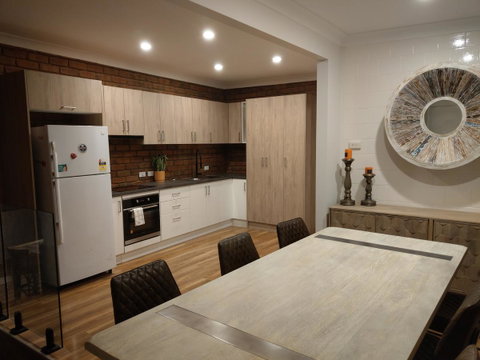 Desert Gum Retreat Gough St - Accommodation Port Hedland 13