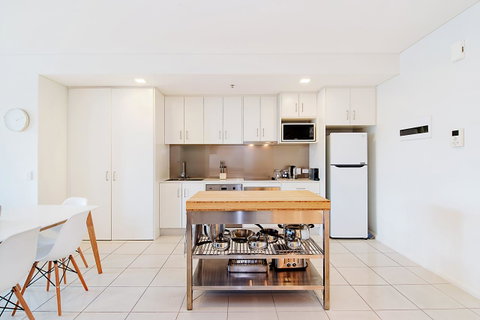 Stylish And Comfortable, Views Over Gouger St! - Accommodation Port Hedland 8