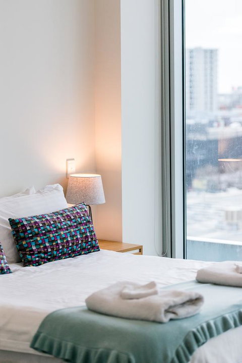 Stylish And Comfortable, Views Over Gouger St! - Accommodation Port Hedland 10